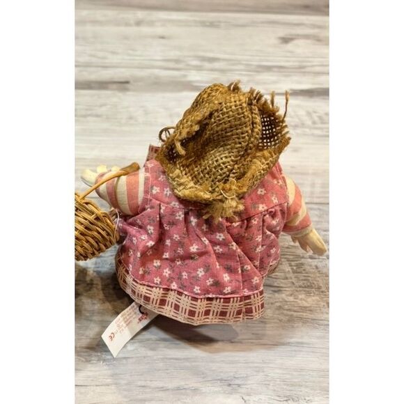 Vintage Russ "Eliza Ducklittle" figurine from "The Country Folks" collection 199 - Picture 2 of 8